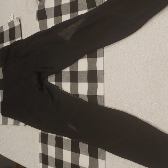 Athleta 3/4 Length Leggings Size S - Picture 6 of 8